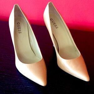 Guess Cadeo Tan Pumps